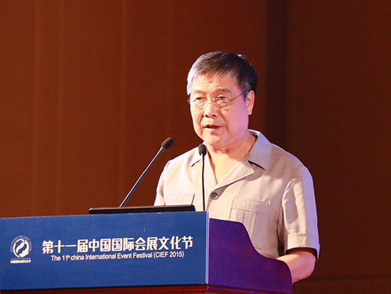 上圖為中國商業(yè)聯(lián)合會會長張志剛（圖片來源：新浪財經(jīng) 顧國愛 攝）