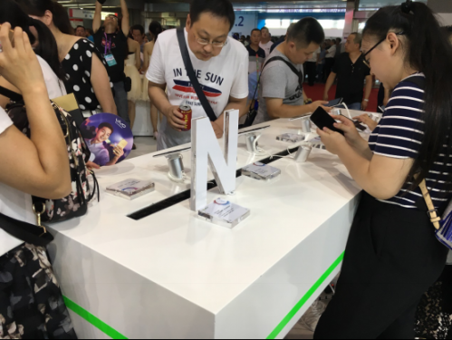 2016天翼展直擊：N4S提前驚現(xiàn)360手機全系產(chǎn)品亮相855