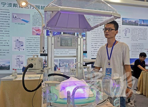 多功能育嬰箱、管道機(jī)器人…快來(lái)會(huì)展中心看高科“尖貨”